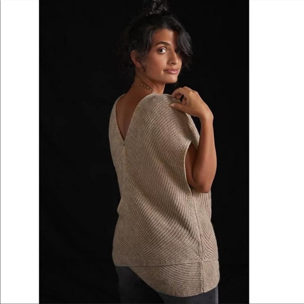 ANTHROPOLOGIE | soft short sleeve tank sweater with front twist
